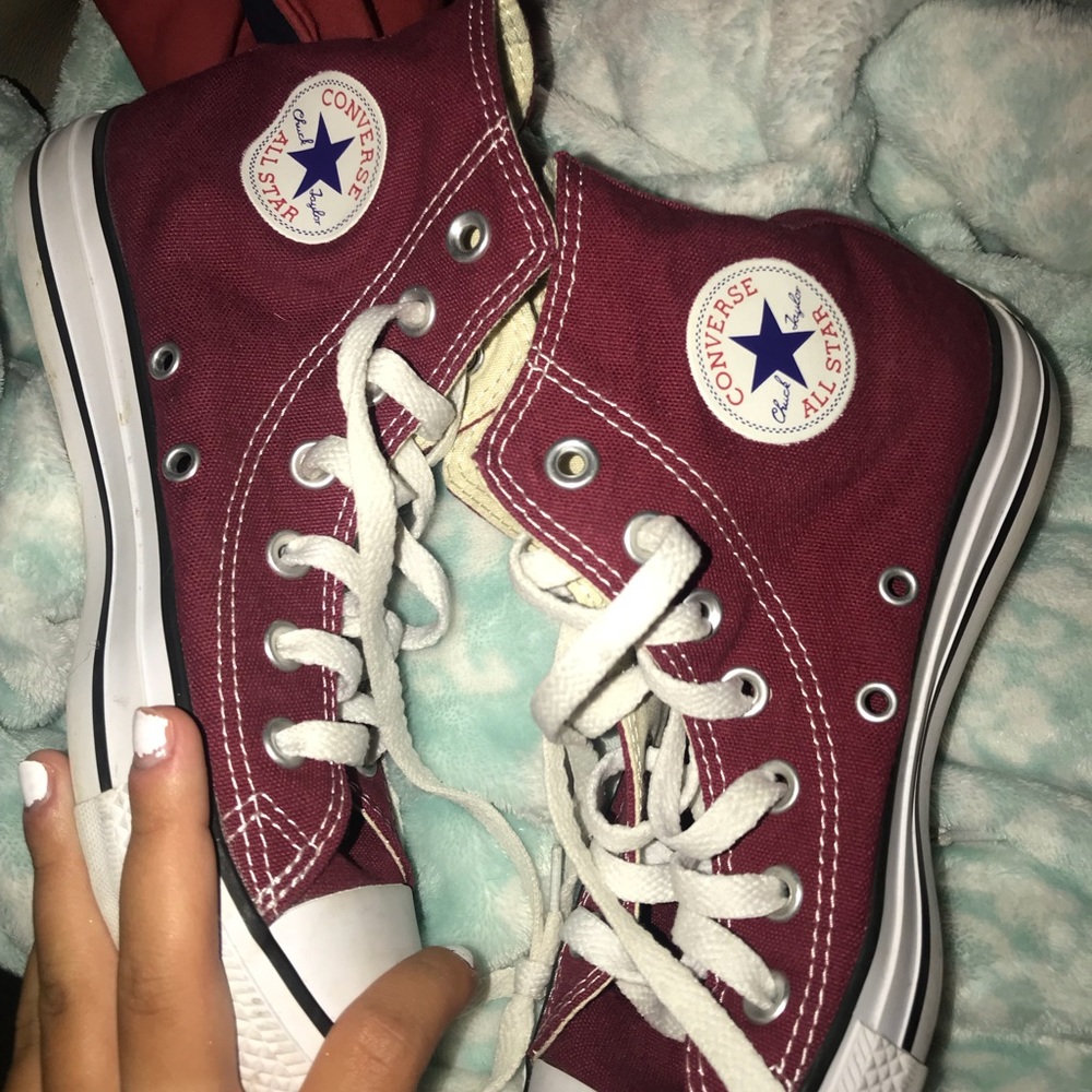 Burgundy Converse! Size 6 womens